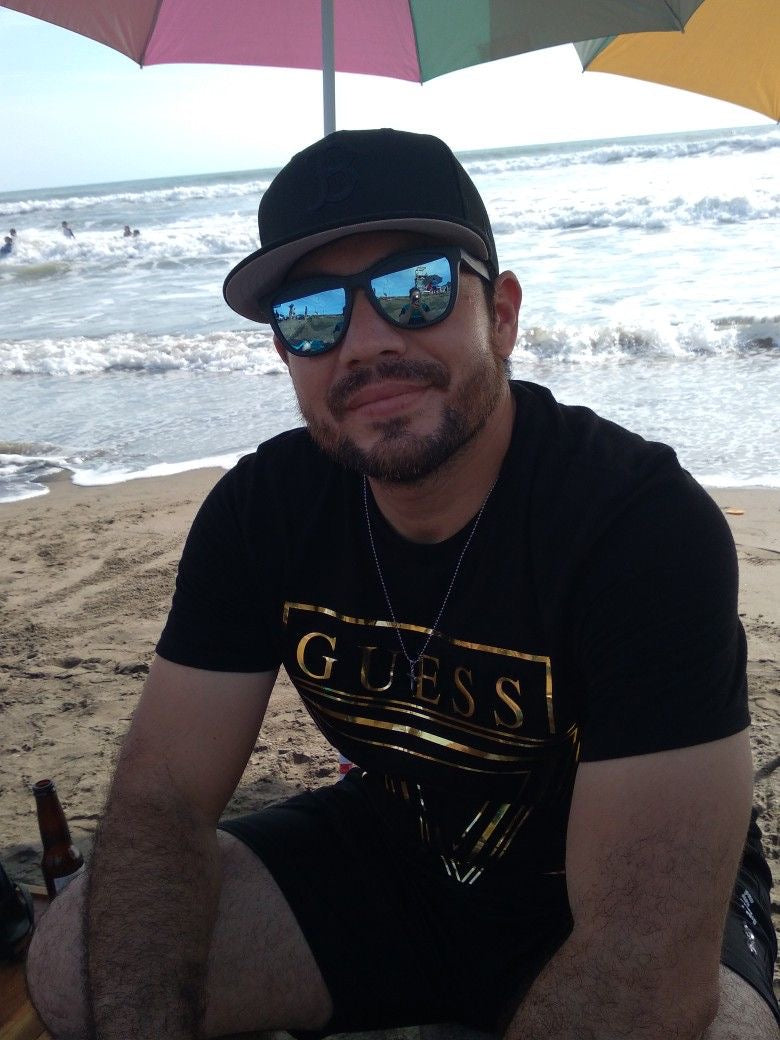 <em>Carlos P.</em>